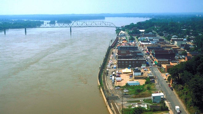 15. Cape Girardeau, Missouri, Illinois • Registered nurses: 17 per 1,000 people (total: 1,580) • Registered nurse, annual median wage: $58,130 • All health care workers: 29.1 per 1,000 people (total: 14,000) • Total population: 93,647 • 65 and older population: 17.6% (total: 125,501) • Confirmed COVID-19 cases as of Dec 1, 2020: 5,698 per 100,000 people (total: 1,072) • Confirmed COVID-19 deaths as of Dec 1, 2020: 53 per 100,000 people (total: 10)